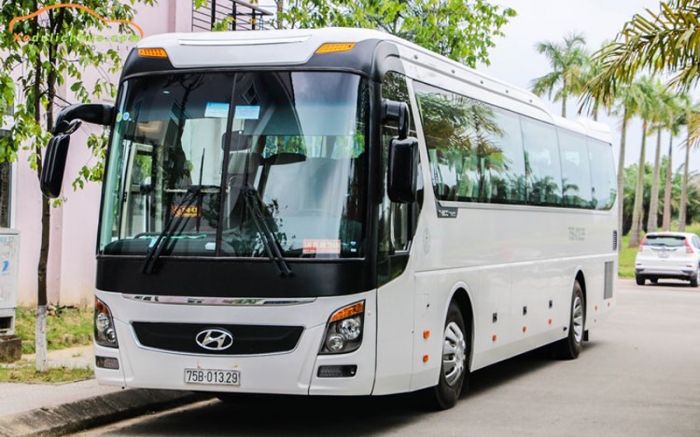 45 Seater Bus (Hyundai Universe)